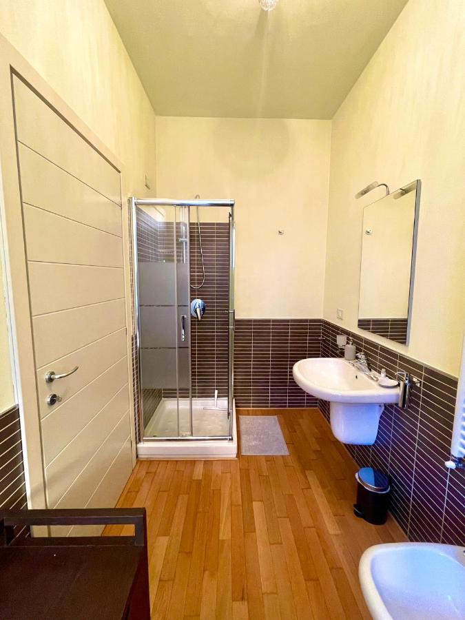Luxury Four-Room Apartment In Monza Centro - 2 Min Walk To Train Station Buitenkant foto